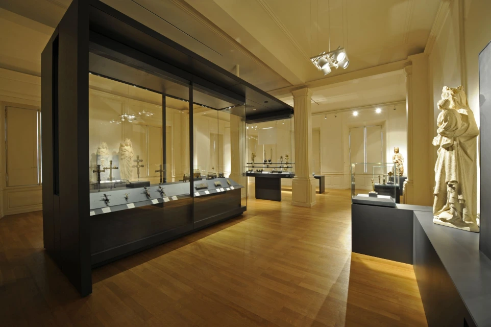 musée des beaux arts de Limoges, étage art de l'émail, moyen âge